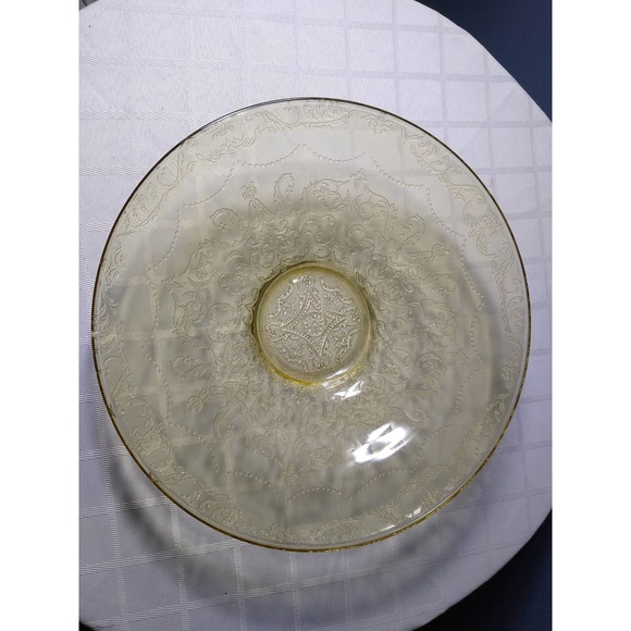 Yellow depression glass fruit bowl - Picture 1 of 6